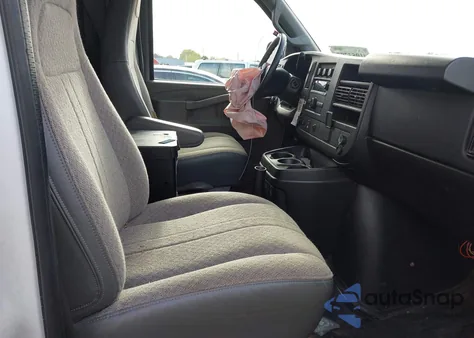 2016 Chevrolet Express 2500 Work Van z USA, uszkodzony, nr VIN 1GCWGAFF7G1237158